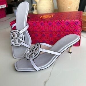 MILLER LOW HEEL SANDAL